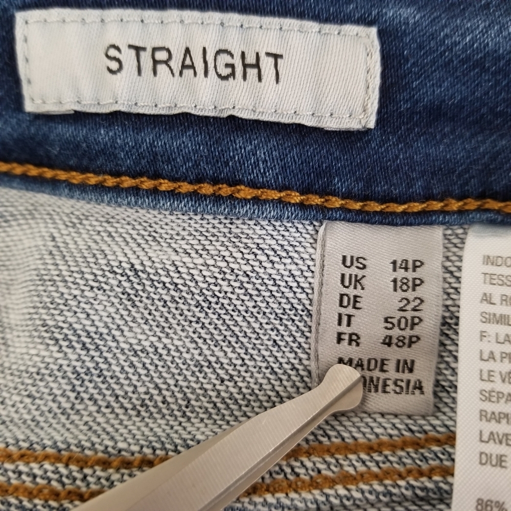 Susan Graver Straight Jeans Size 14P - Picture 7 of 7